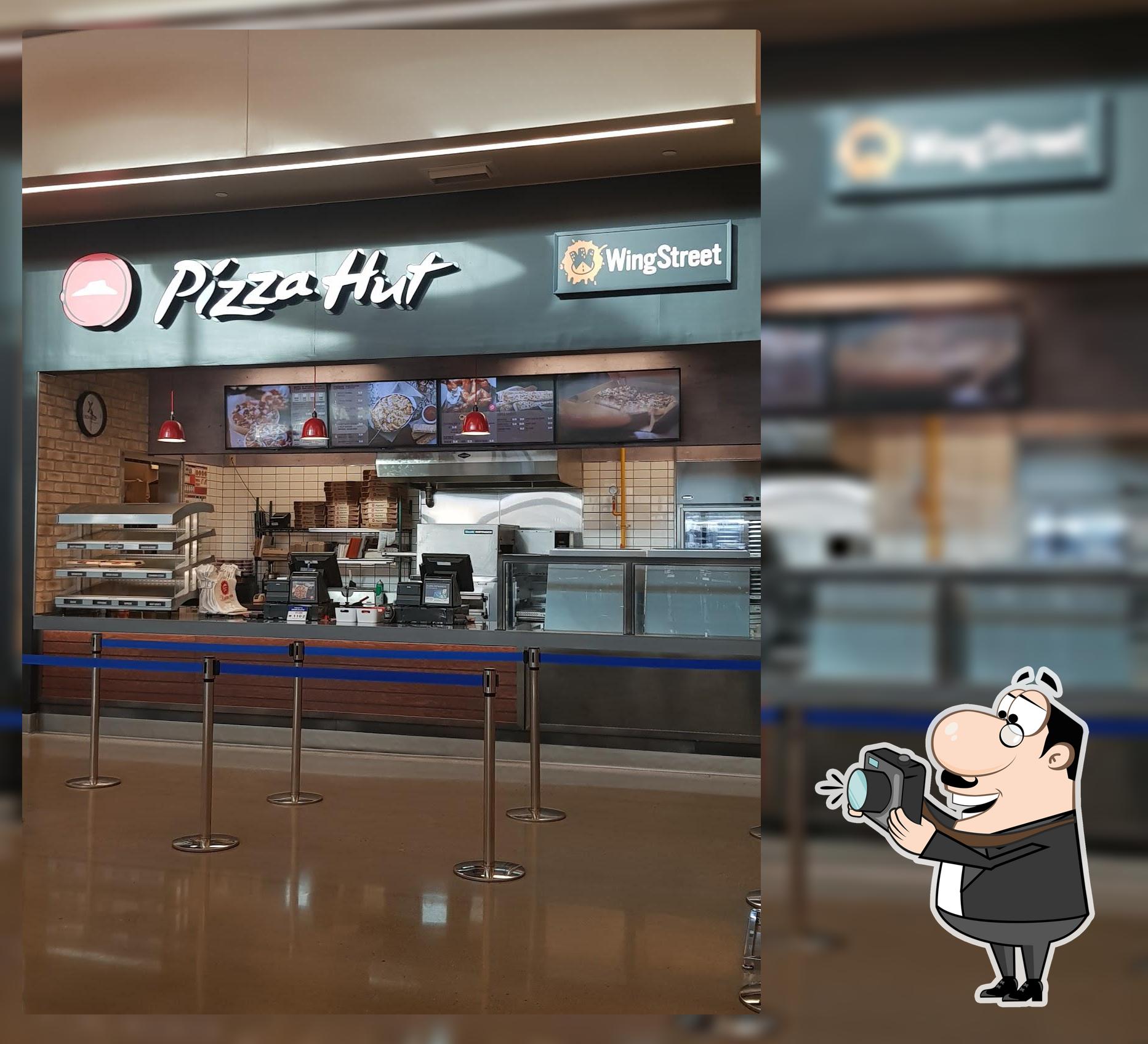 Pizza Hut Camp Humphreys restaurant, South Korea, 2912 Doduri