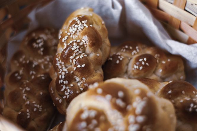 Bread, Braided, Challah. Image by Svetlana from Pixabay