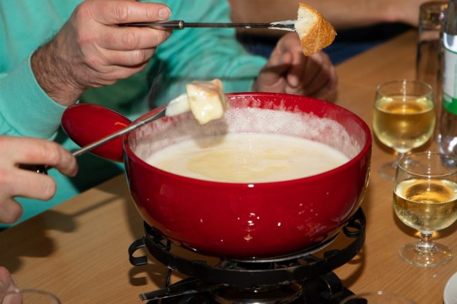 Fondue, Cheese, Melt image. Image by marcelkessler from Pixabay