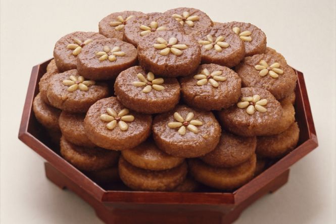 Yakgwa. Image by Korea.net / Korean Culture and Information Service. License: CC BY-SA 2.0 DEED. Cropped from original 