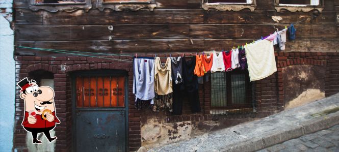 Behind the scenes: discovering downsides of Istanbul, Turkey