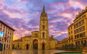 Oviedo, Spain: Top things to do + best local restaurants for cider & Asturias
