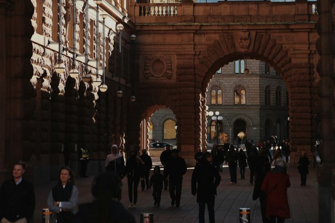 A crowded street in Stockholm, Sweden. Photo by Ilia Bronskiy on Unsplash
