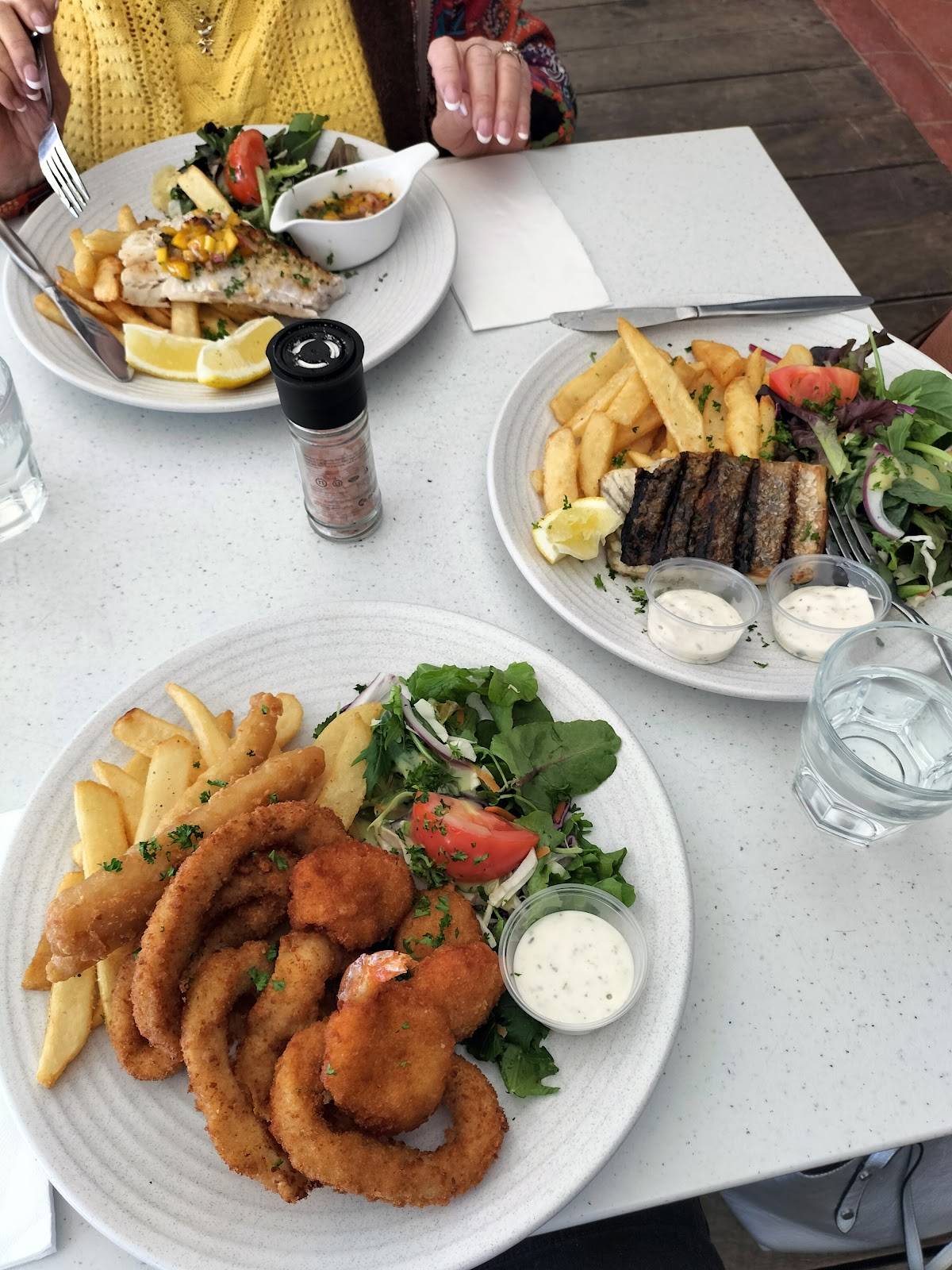 moreton bay yacht club menu