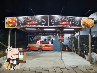 O exterior do Sperotto lanches