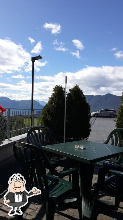 L'intérieur de Bar Esso