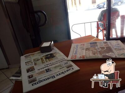 Siediti a un tavolo di Bar