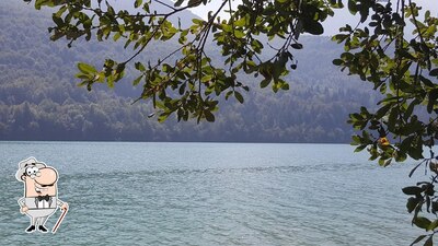 Goditi la vista dagli esterni di Bar K2 a Claut