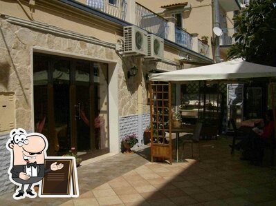 Goditi la vista dall'area esterna di Papanonno