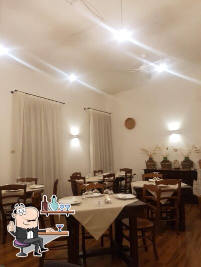 Dai un'occhiata agli interni di La Masseria - Cucina e Pizza Mediterranea