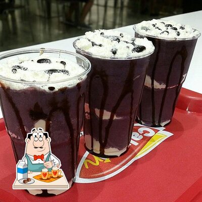 Desfrute de uma bebida no Calzoon Sucos e Calzones