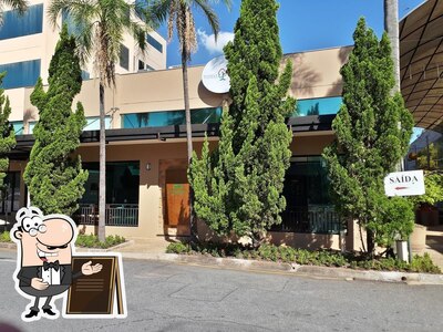 Desfrute da vista da área externa do Limone Pizzeria