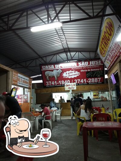 Comida em Pastelaria do Tetelo