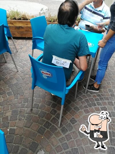 Siediti a un tavolo di Corner Bar