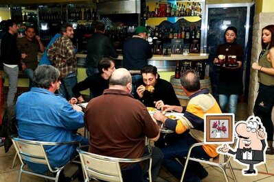 Dai un'occhiata agli interni di Thundercafè