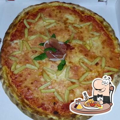 Ordina una pizza al ristorante Pizzeria Magico Forno