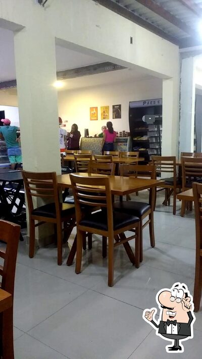 Veja imagens do interior do Padaria Solares Delicatessem