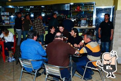 Siediti a un tavolo di Thundercafè