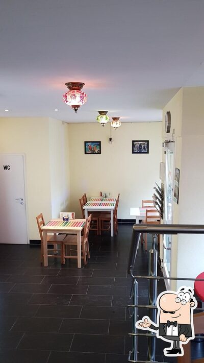 Dai un'occhiata agli interni di Pizza & Kebab Sumiswald A. Usak