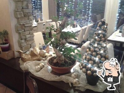 Installez-vous à l'une des tables de Beiangelo