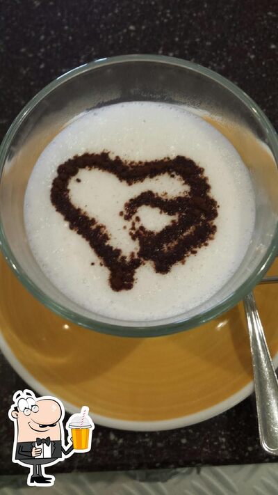 Prova le varie cose da bere che propone Caffè Piazza 32