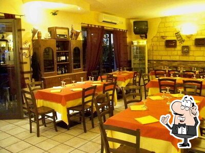 Siediti a un tavolo di Papanonno