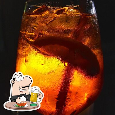 Goditi una birra con la cena