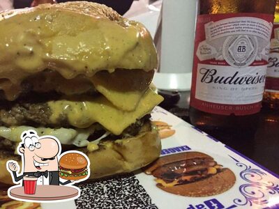 Delicie-se com um hambúrguer no A Patanisca - (Hamburgueria)