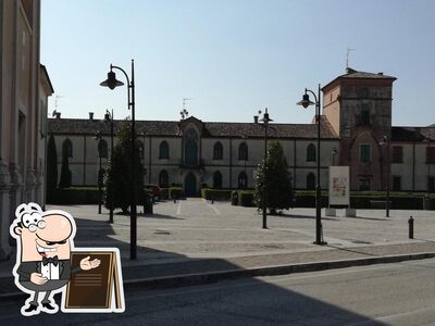 Gli esterni di Caffè Piazza 32