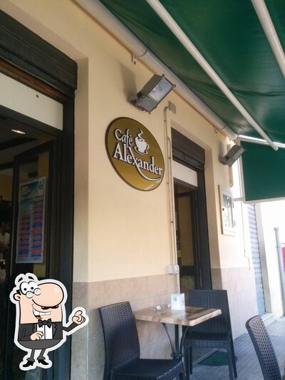Dai un'occhiata agli interni di BAR Cafè Alexander