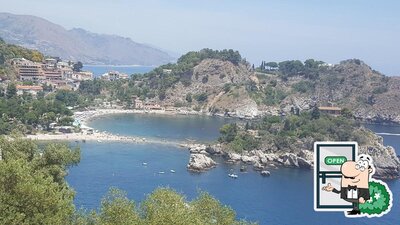 Curiosa tra l'area esterna di Chiosetta