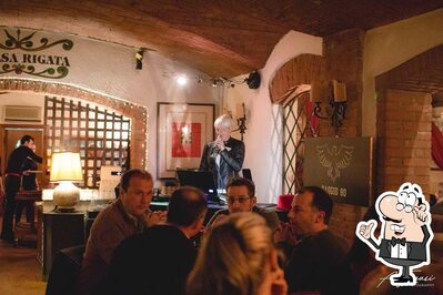 Siediti a un tavolo di La Casa Rigata c/o Country Resort Modena