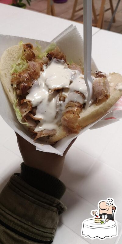 Non scordarti di ordinare un dessert al fast food Ali Baba Kebab