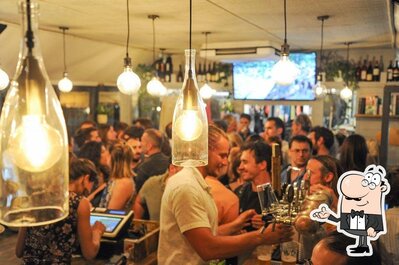 Dai un'occhiata agli interni di Blackwave