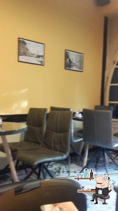 Dai un'occhiata agli interni di Caffe bar SERDO