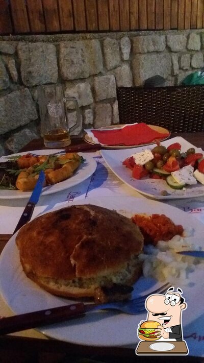 Prenditi un hamburger al ristorante Konoba Barpagos