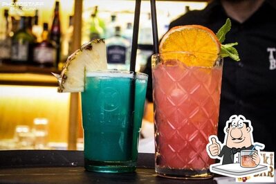 Scegliti un drink al pub & bar TIKI BAR Parma