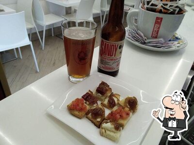 Découvrez l'intérieur de White Cafe'