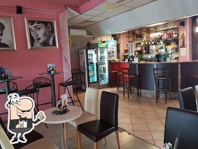 Siediti a un tavolo di Mimo bar