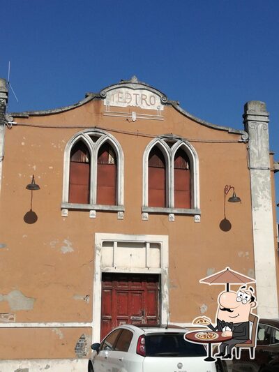 Gli esterni di Caffè Piazza 32