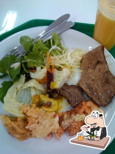 Comida em Restaurante Green White