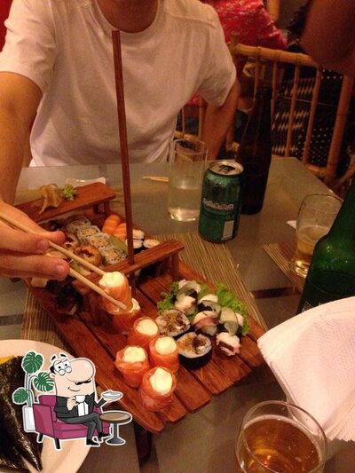 Veja imagens do interior do Hanaya Sushi-Bar