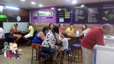 O interior do Sucos Mania