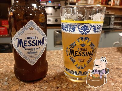 Puoi prenderti un rinfrescante bicchiere di birra chiara o scura