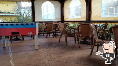 Dai un'occhiata agli interni di BarINcentro