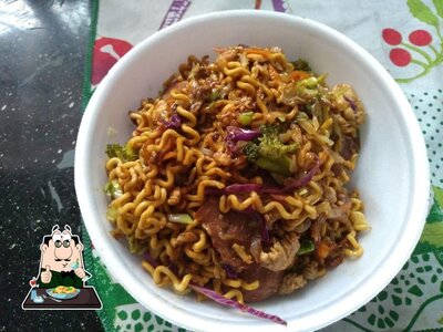 Platos en Isa Yakisoba