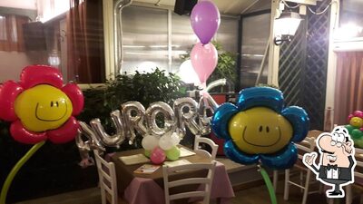 Siediti a un tavolo di Rossi