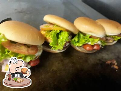 Peça um hambúrguer no Snack Lanches e Grelhados