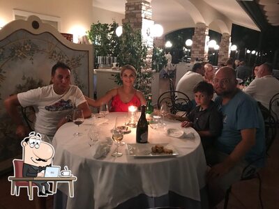 Dai un'occhiata agli interni di La Lugana Trattoria