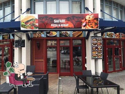 Dai un'occhiata agli interni di Safari